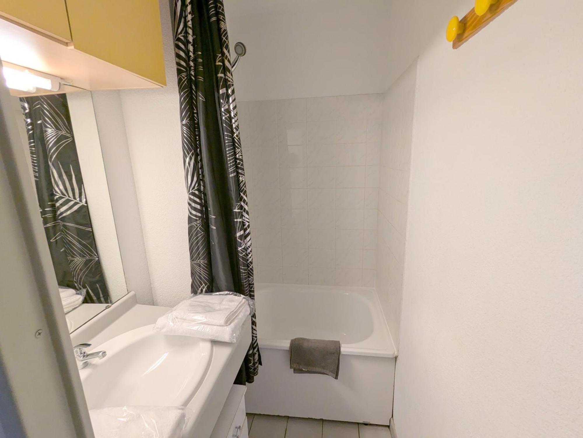 Sol-Y-Days Mathilde, Agreable Appartement En Rez-De-Jardin Avec Parking Et Un Acces Direct A La Plage Льо Гро-дю-Роа Екстериор снимка